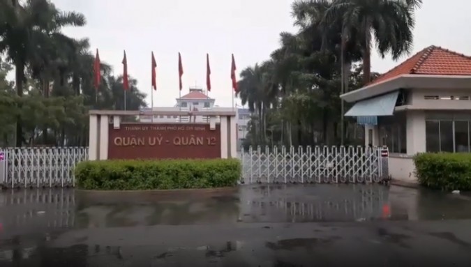 Cổng xếp nhôm tự động