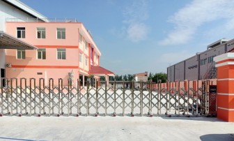 Cổng xếp nhà máy